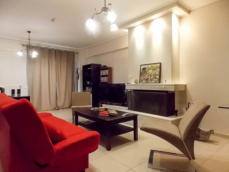 Nea Filadelfia Spacious Apartment With Garden