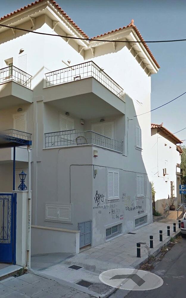 Nea Filadelfia Spacious Apartment With Garden