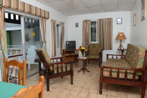 Hotel Gem Holiday Beach Resort