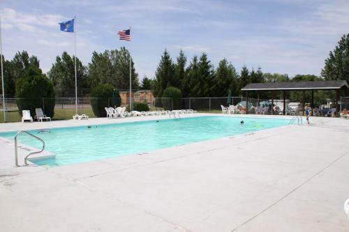 Lakeland Rv Campground Deluxe Loft Cabin 14