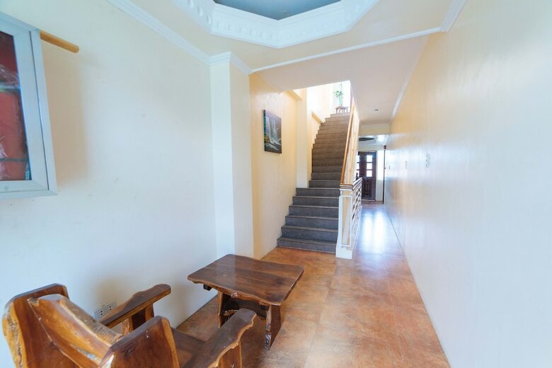 Hotel Reddoorz @ Old Buswang Road