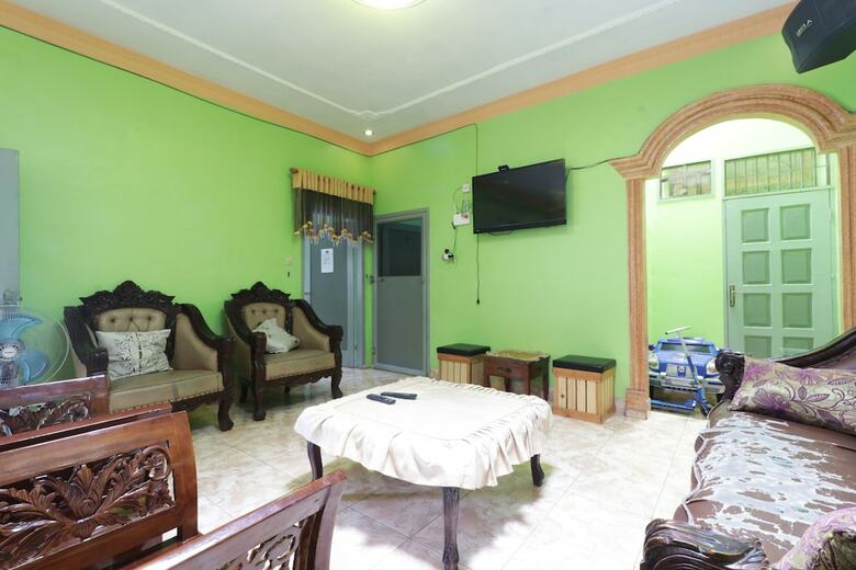Hotel Waroeng Transit & Depary Homestay