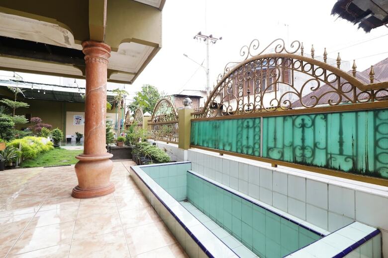 Hotel Waroeng Transit & Depary Homestay