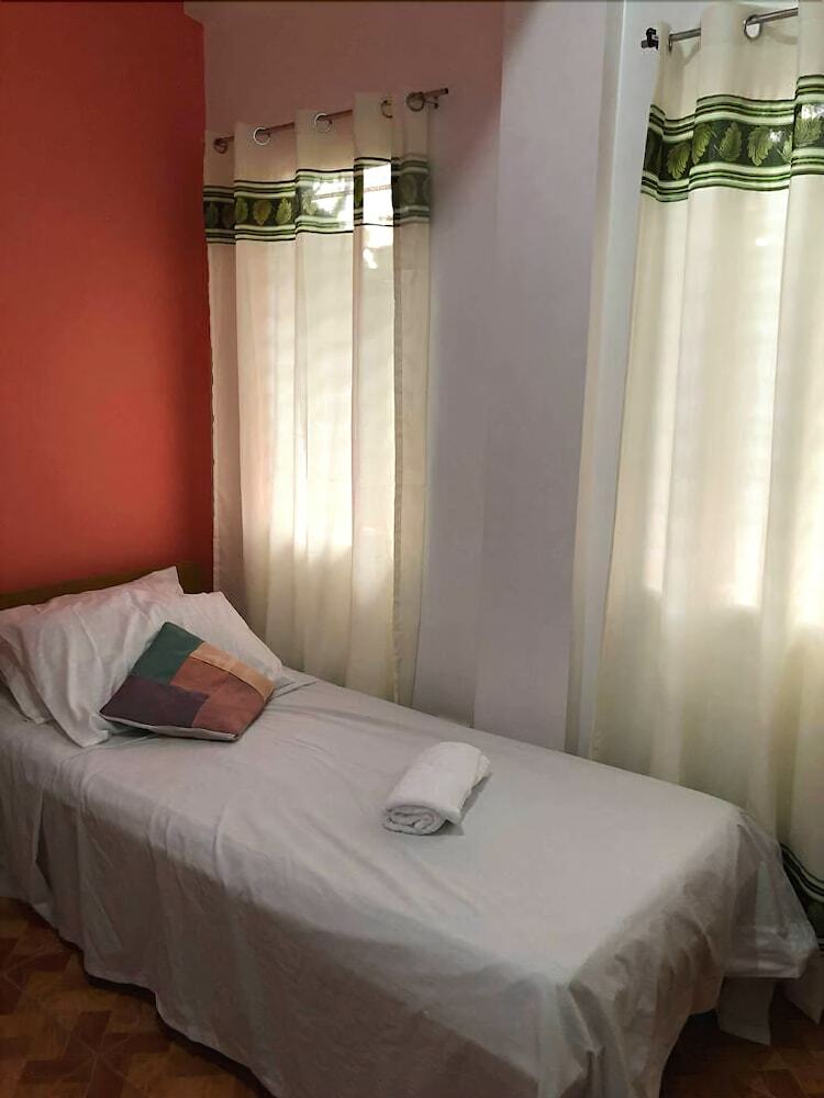 R&e Bed & Breakfast