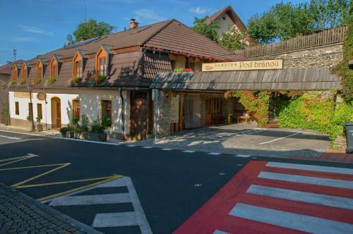 Hostal Penzi�n Pod Br�nou