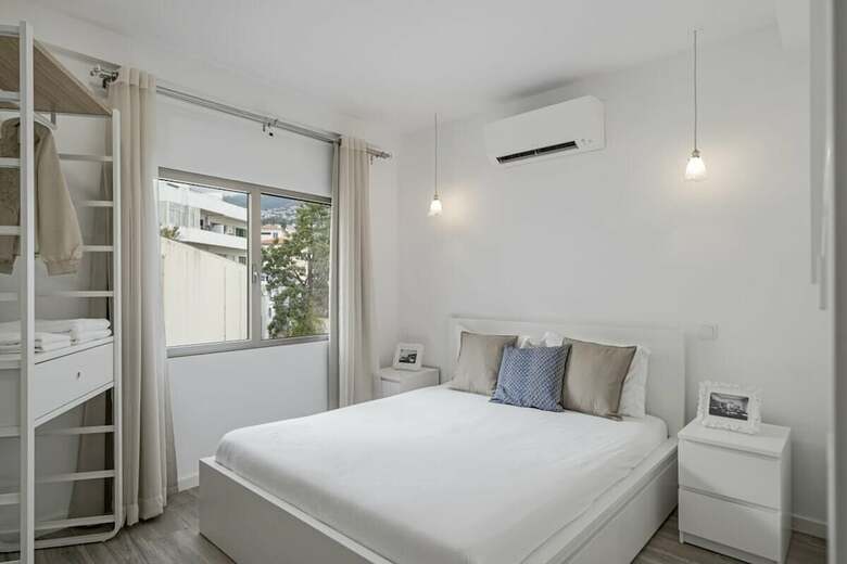 Drapes Design Apartments III By An Island Apart