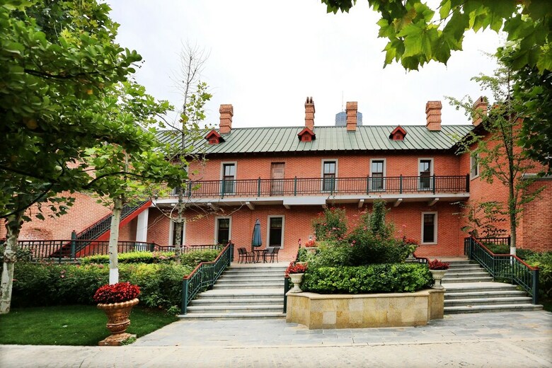 Railway 1896 Garden Hotel