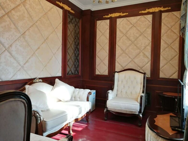 Railway 1896 Garden Hotel