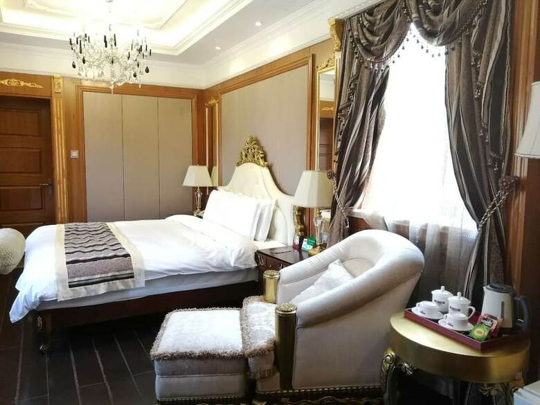 Railway 1896 Garden Hotel