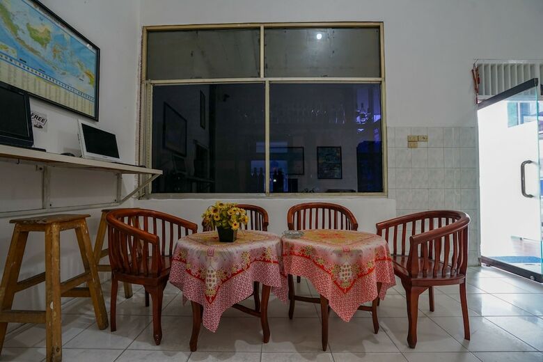 Oyo 1216 Hotel Sejati