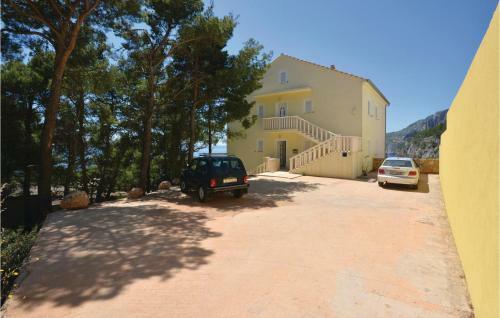 Two-bedroom Apartment In Sveta Nedjelja