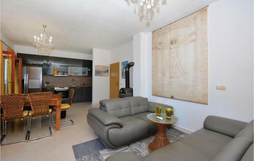 Two-bedroom Apartment In Sveta Nedjelja