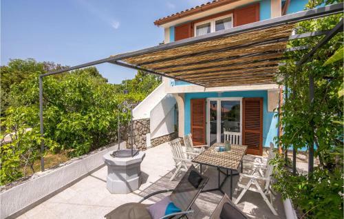 Four-bedroom Holiday Home In Pinezici