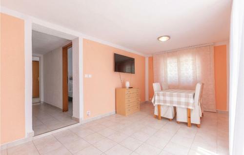 One-bedroom Apartment In Pirovac