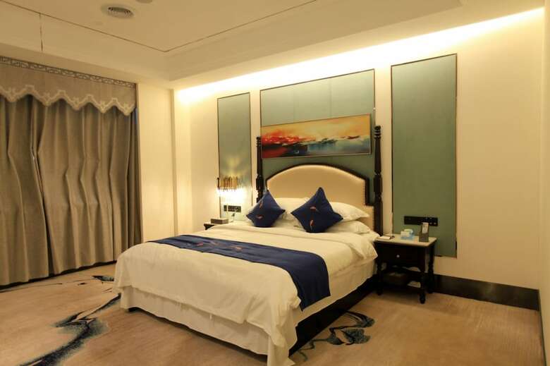 Liangchen Meijing Hotel