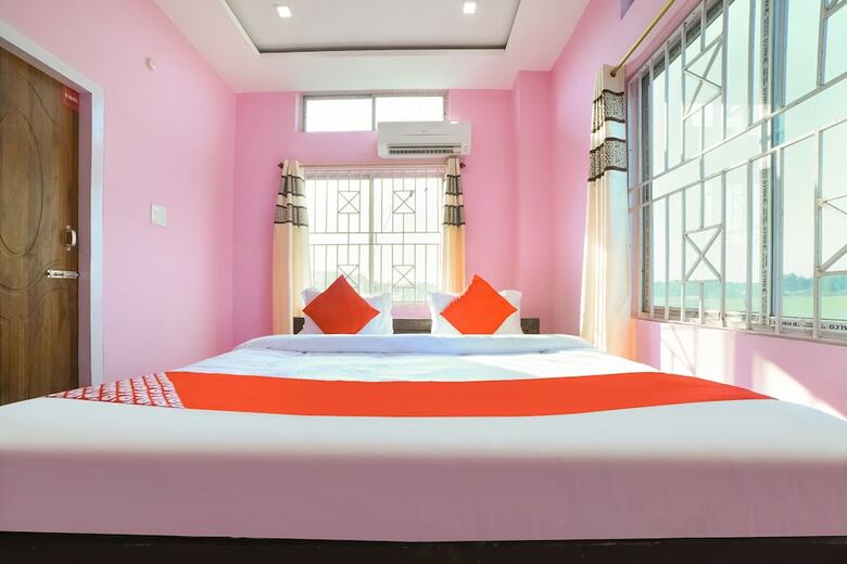 Hotel Oyo 49308 Royal Palace