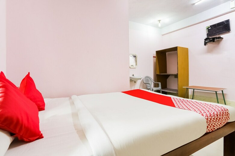 Oyo 61628 Hotel Aashna