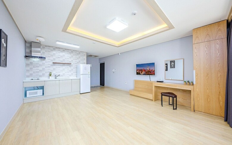 Adel Pension