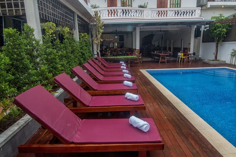 Hostal Poolside Villa