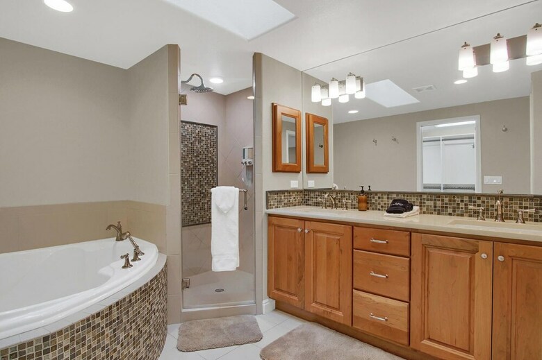 Villa 5br Poe Manor Entertain,hot Tub+has Everything!