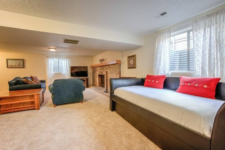 3bdrm Value And Comfortcheyenne Mountain Suburbs!