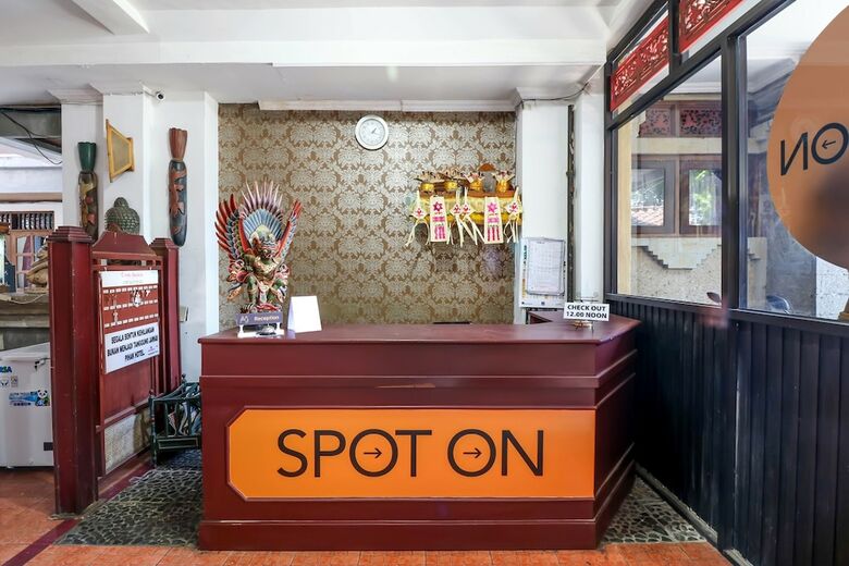 Spot On 1927 Hotel Candra Adigraha