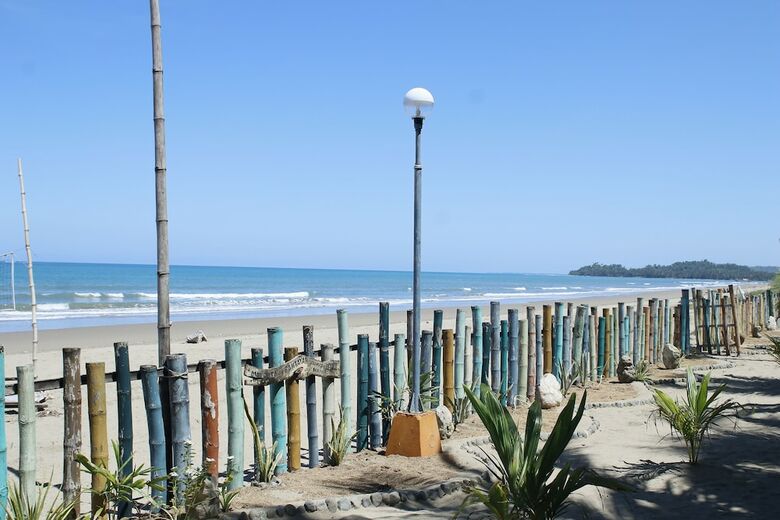 Hotel Labros Adventure Camp And Waterfront