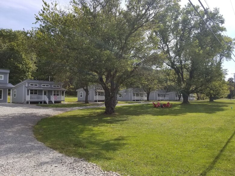 Sunset Cottages And Motel