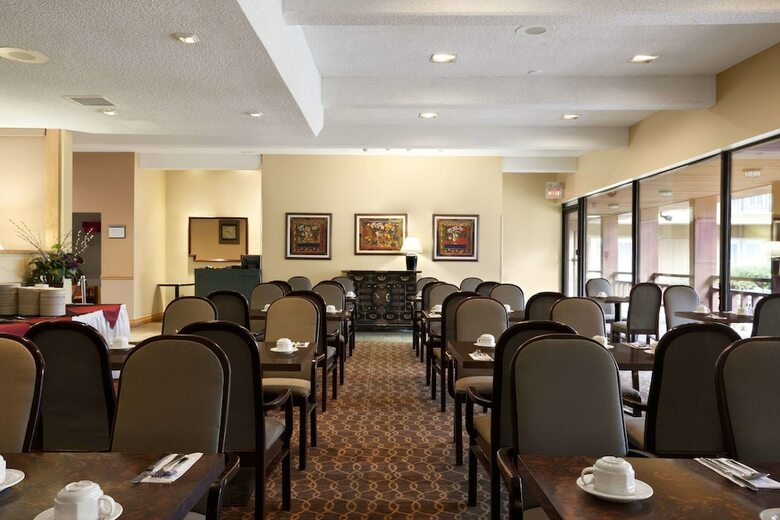 Hotel Travelodge By Wyndham Ottawa West