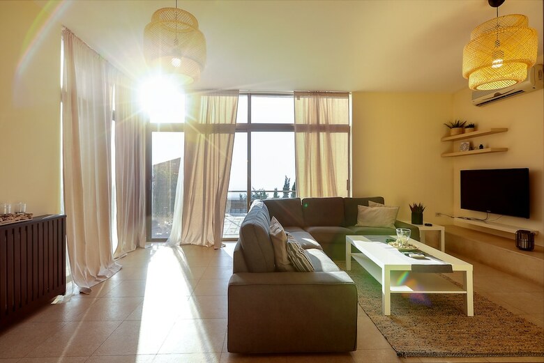 Residencia Villa Naya Branch 6  Saltus