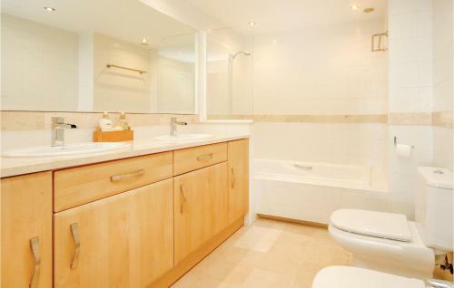 Two-bedroom Apartment In Calahonda