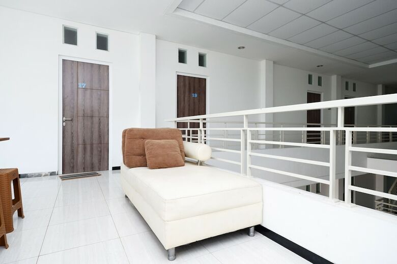 Hostal Oyo 1884 Sunshine Hostel