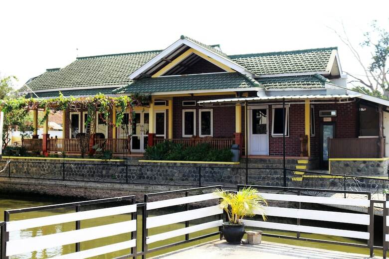 Hotel Oyo 1722 Villa Ciparay Indah