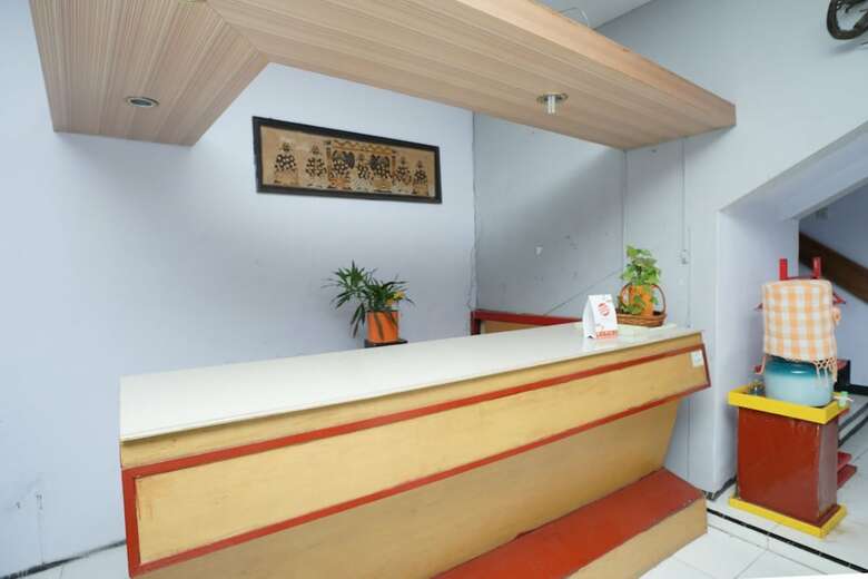 Hostal Oyo 2003 Female Guest House