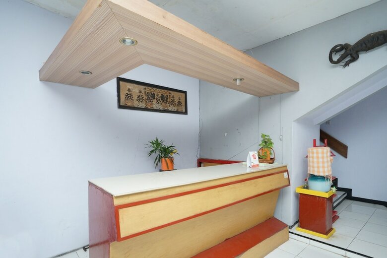 Hostal Oyo 2003 Female Guest House