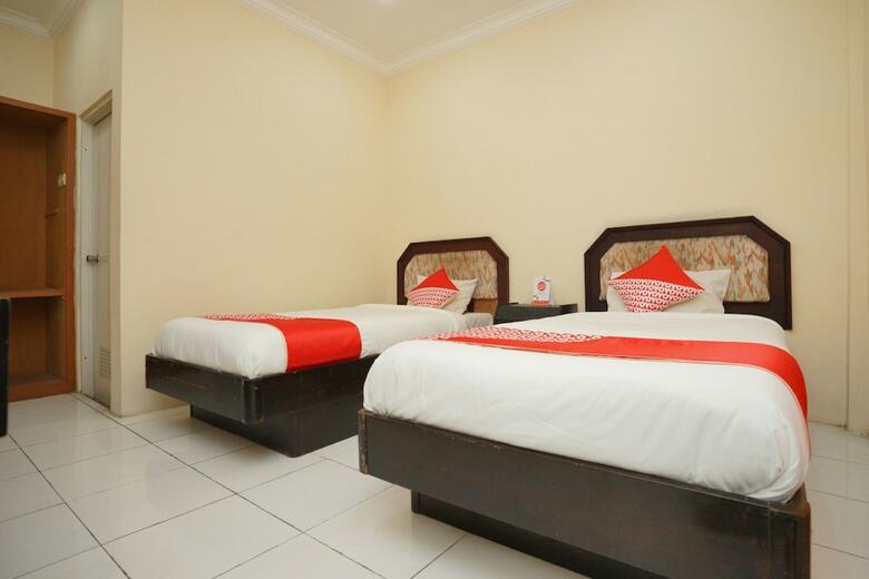 Hostal Oyo 2003 Female Guest House