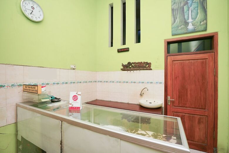 Hotel Oyo 1639 Penginapan Anggrek Syariah 1