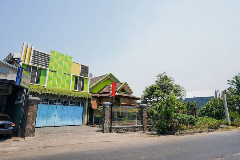 Hotel Oyo 1639 Penginapan Anggrek Syariah 1