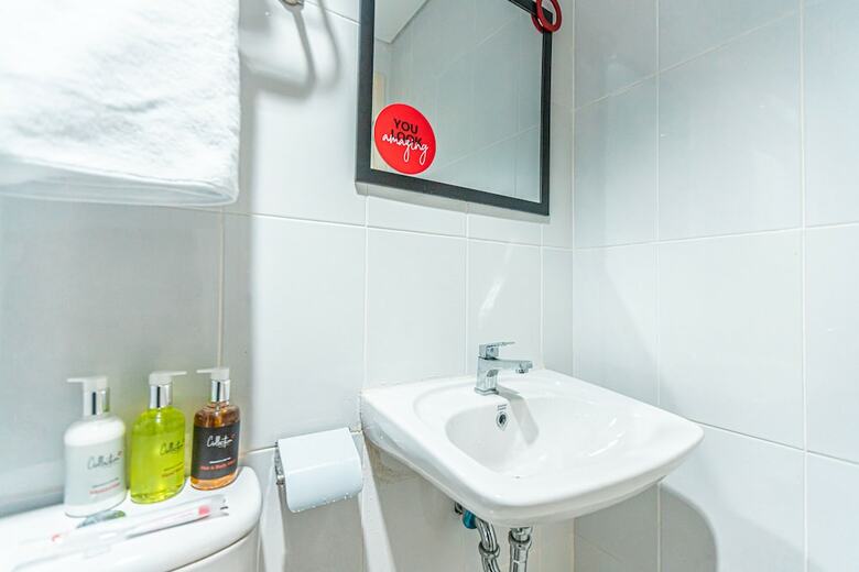 Hotel Collection O 24 Patraland Urbano