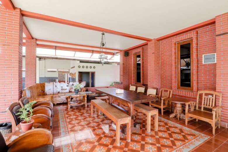 Hotel Pak Dhe Homestay