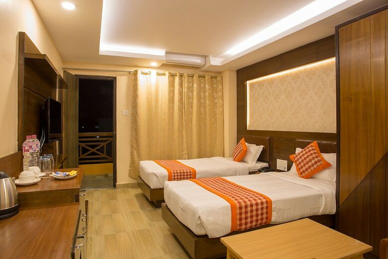 Hotel Yellow Pagoda