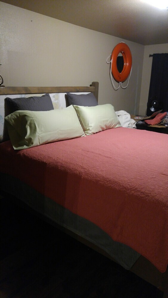 Motel South Jetty Inn