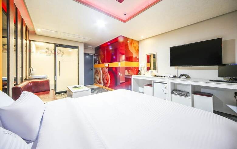 Hotel S Motel