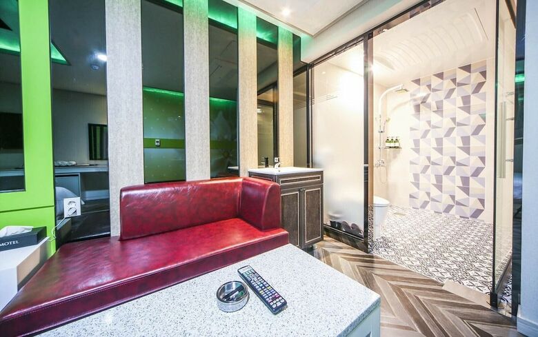 Hotel S Motel