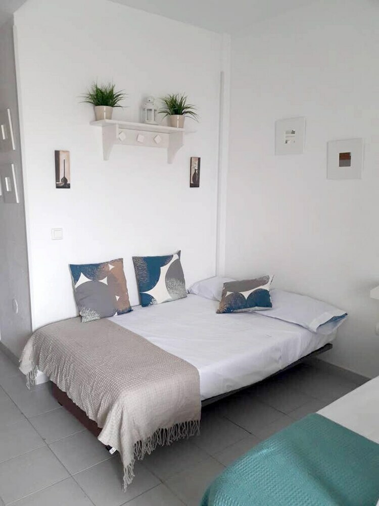 Apartamentos Studio In Benalm�dena, With Wonderful Sea View, Shared Pool, Balcony