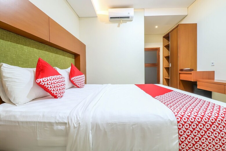 Hostal Oyo 2234 Dewi Uma House