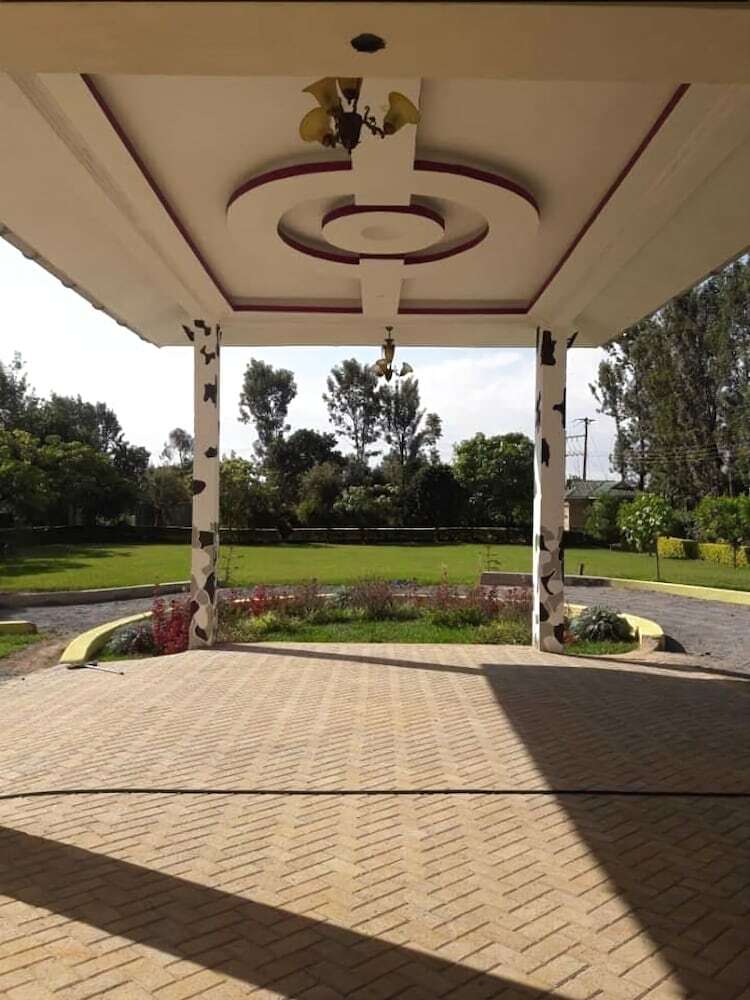 Hotel Taya Park