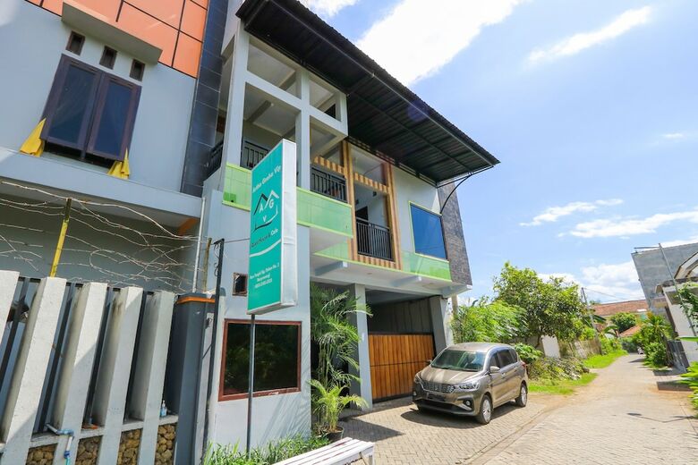 Hotel Oyo 2453 Artha Graha Vip