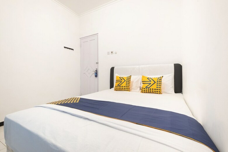 Hotel Spot On 2435 Roemah Hijaubiru