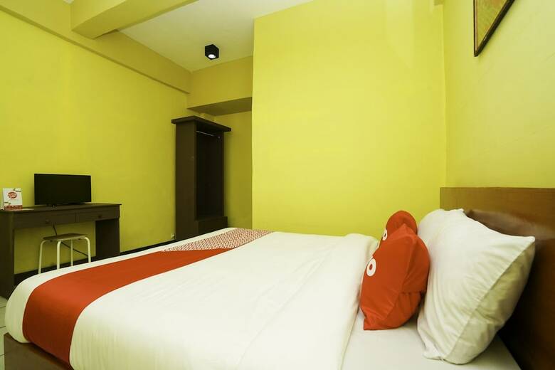 Hostal Oyo 2493 Lotus Hotel Syariah